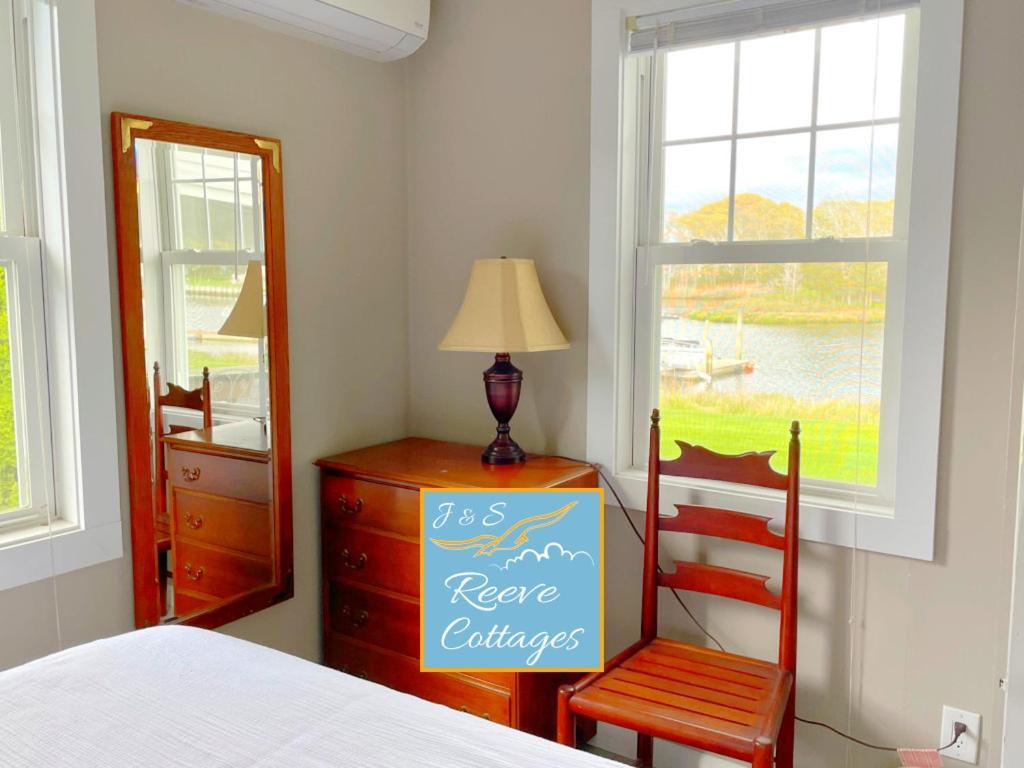 Premier Waterfront Cottage 2 Riverhead Exterior photo